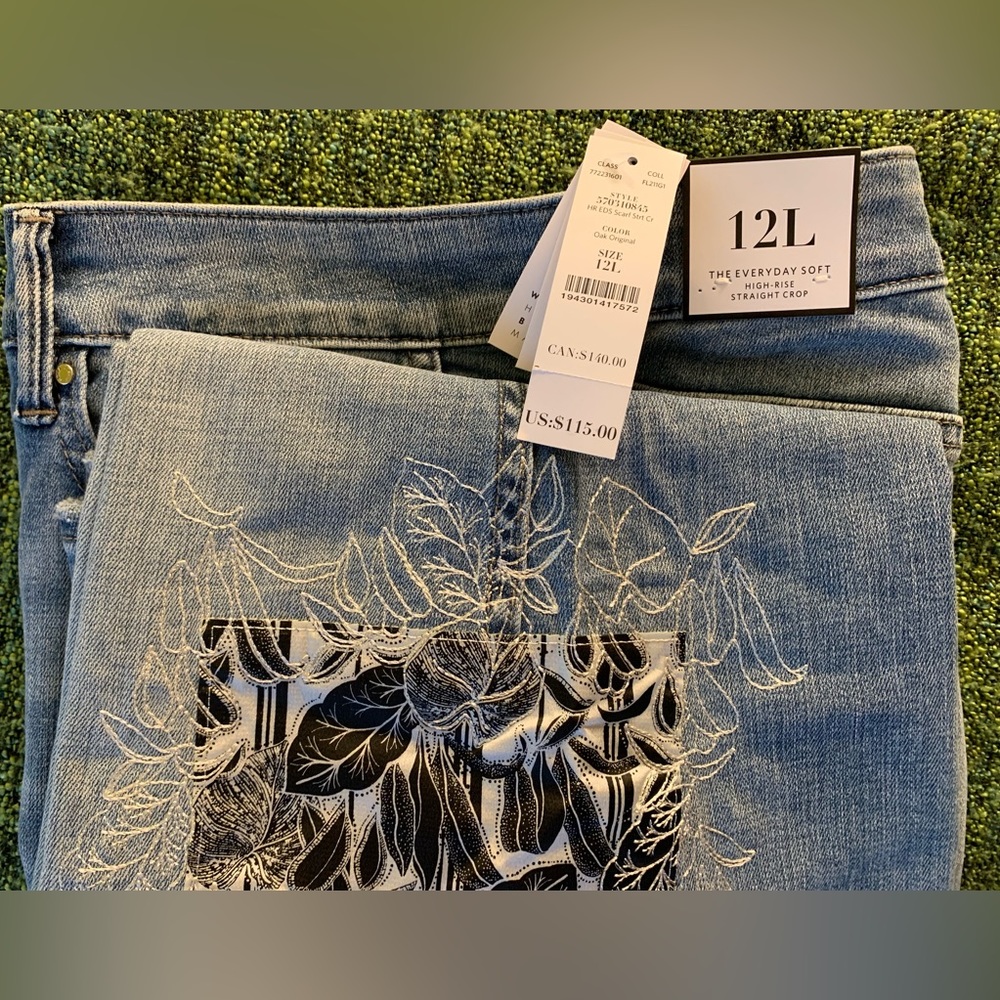 NWT White House Black Market Straight Jeans with flora appliqué, sz 12L